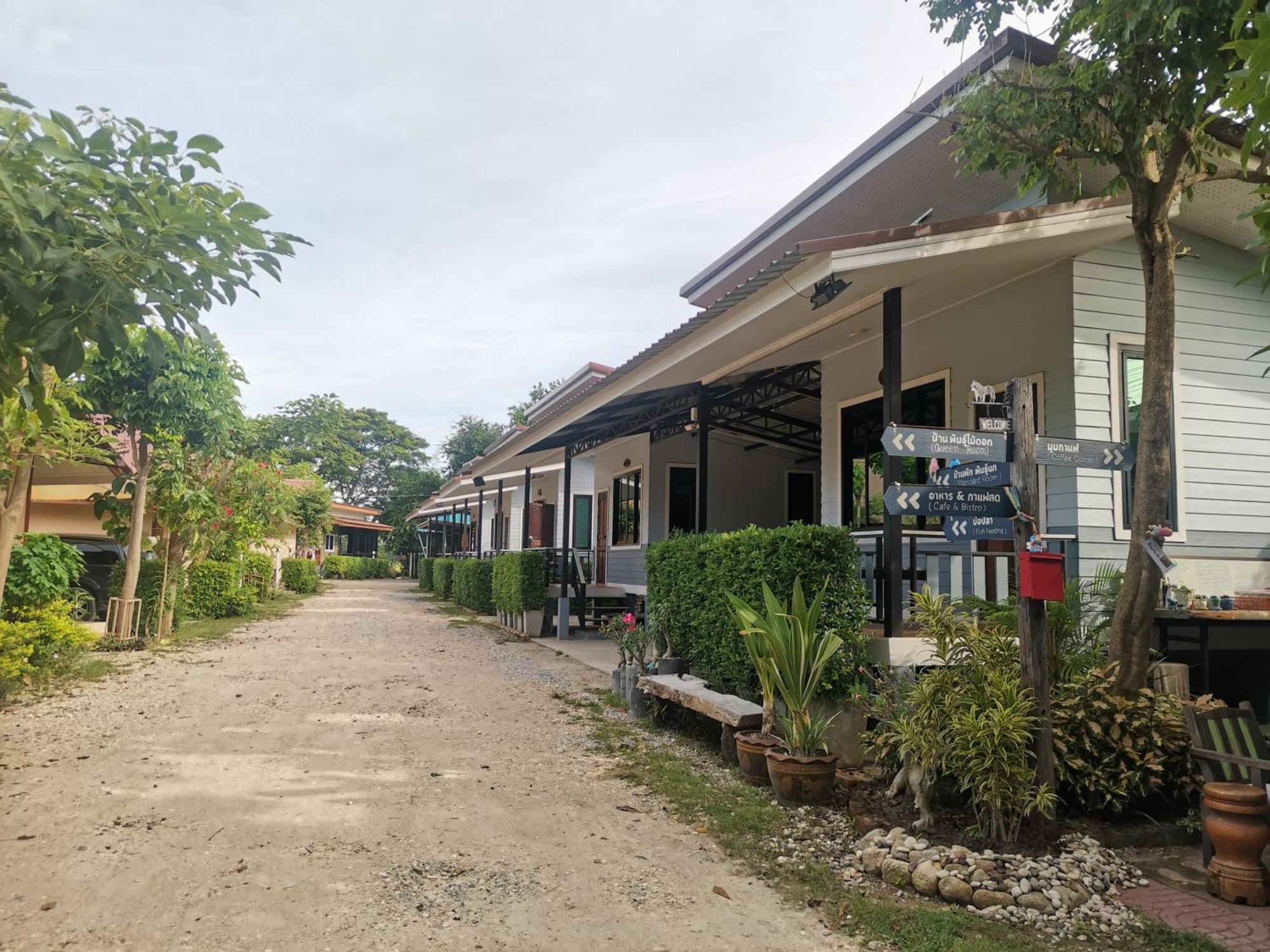 Numhom Resort Ban Nong Chum Saeng Exteriör bild