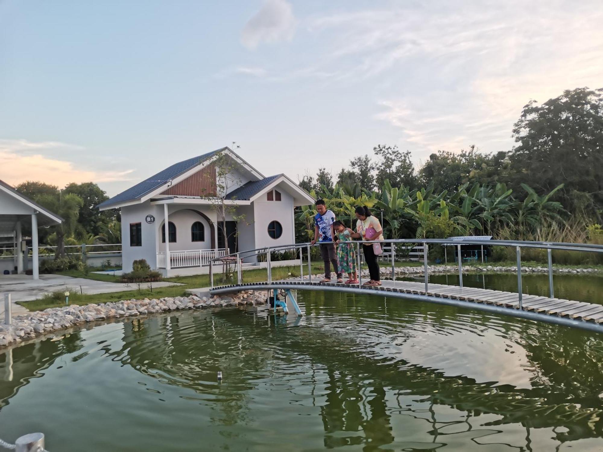 Numhom Resort Ban Nong Chum Saeng Exteriör bild