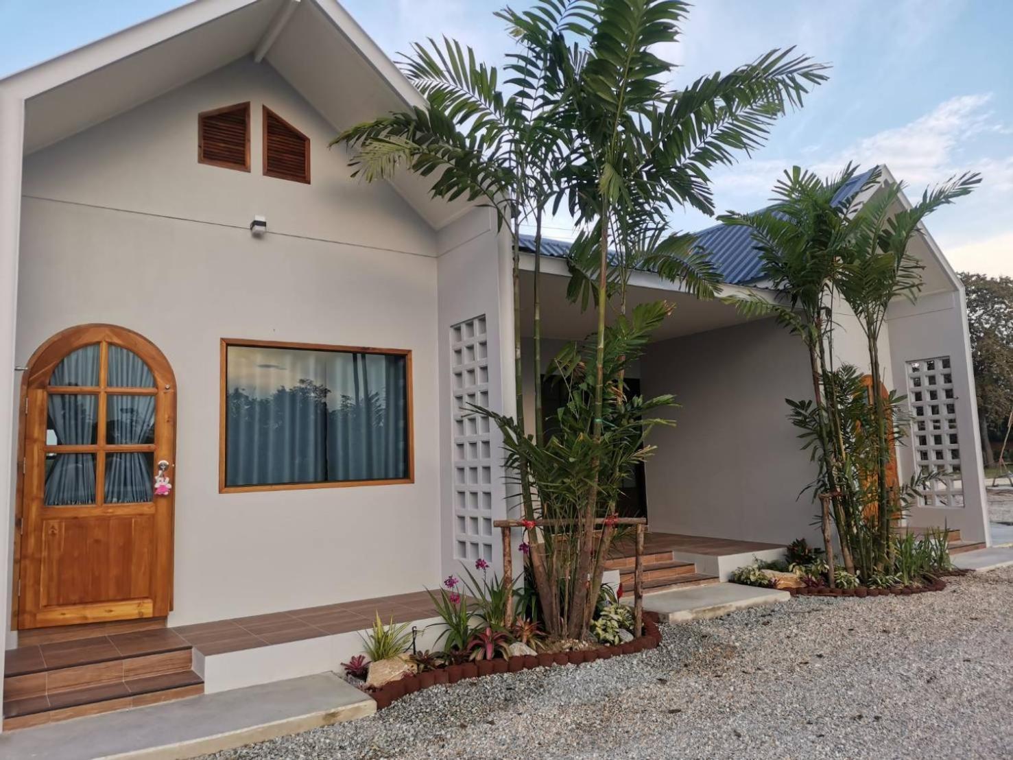 Numhom Resort Ban Nong Chum Saeng Exteriör bild