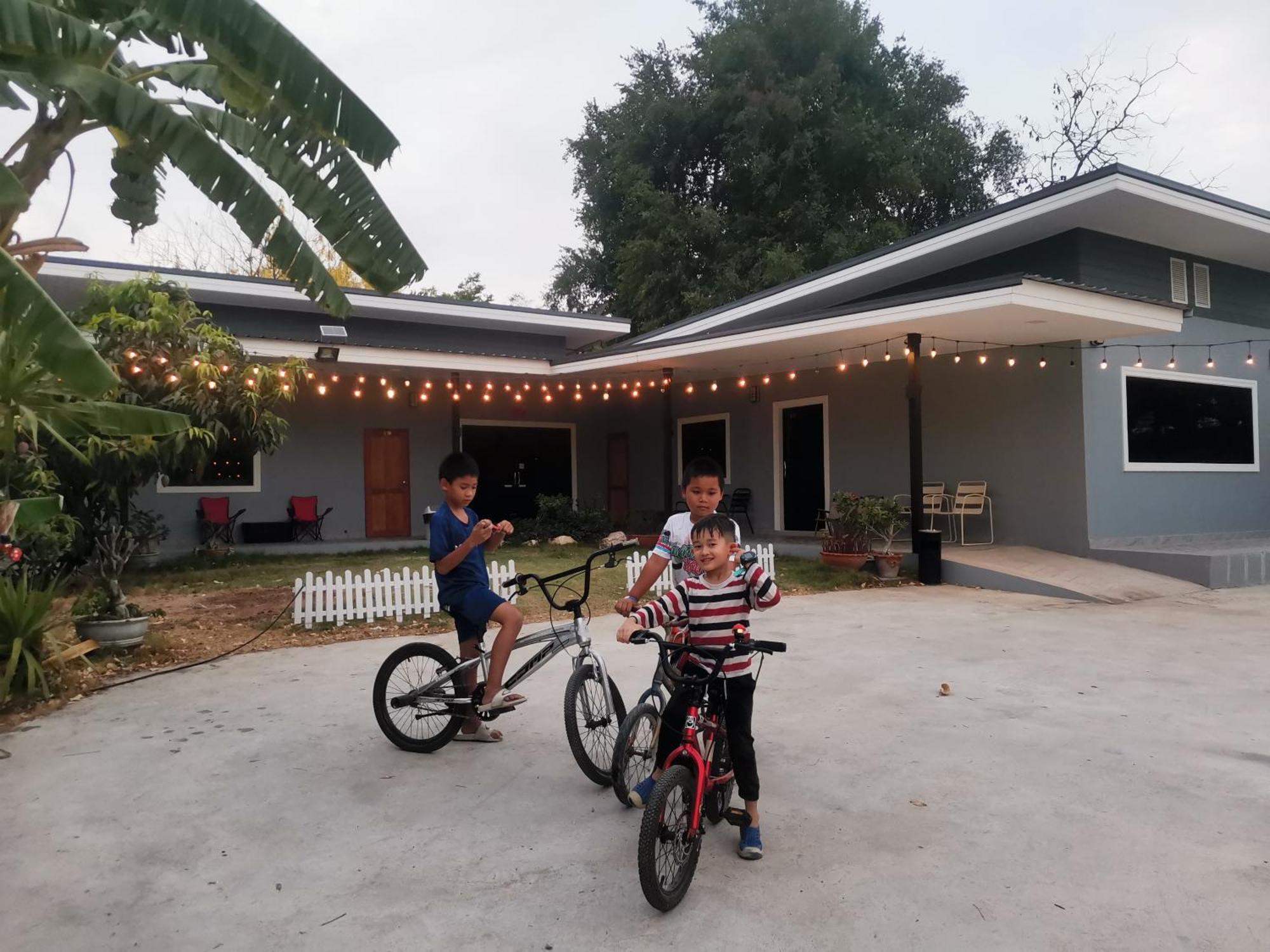 Numhom Resort Ban Nong Chum Saeng Exteriör bild