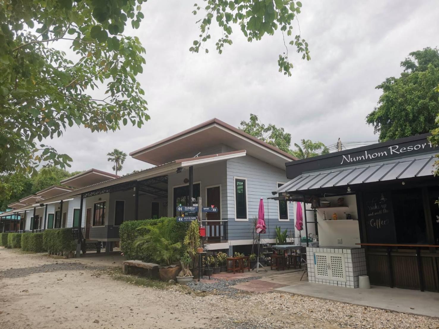 Numhom Resort Ban Nong Chum Saeng Exteriör bild