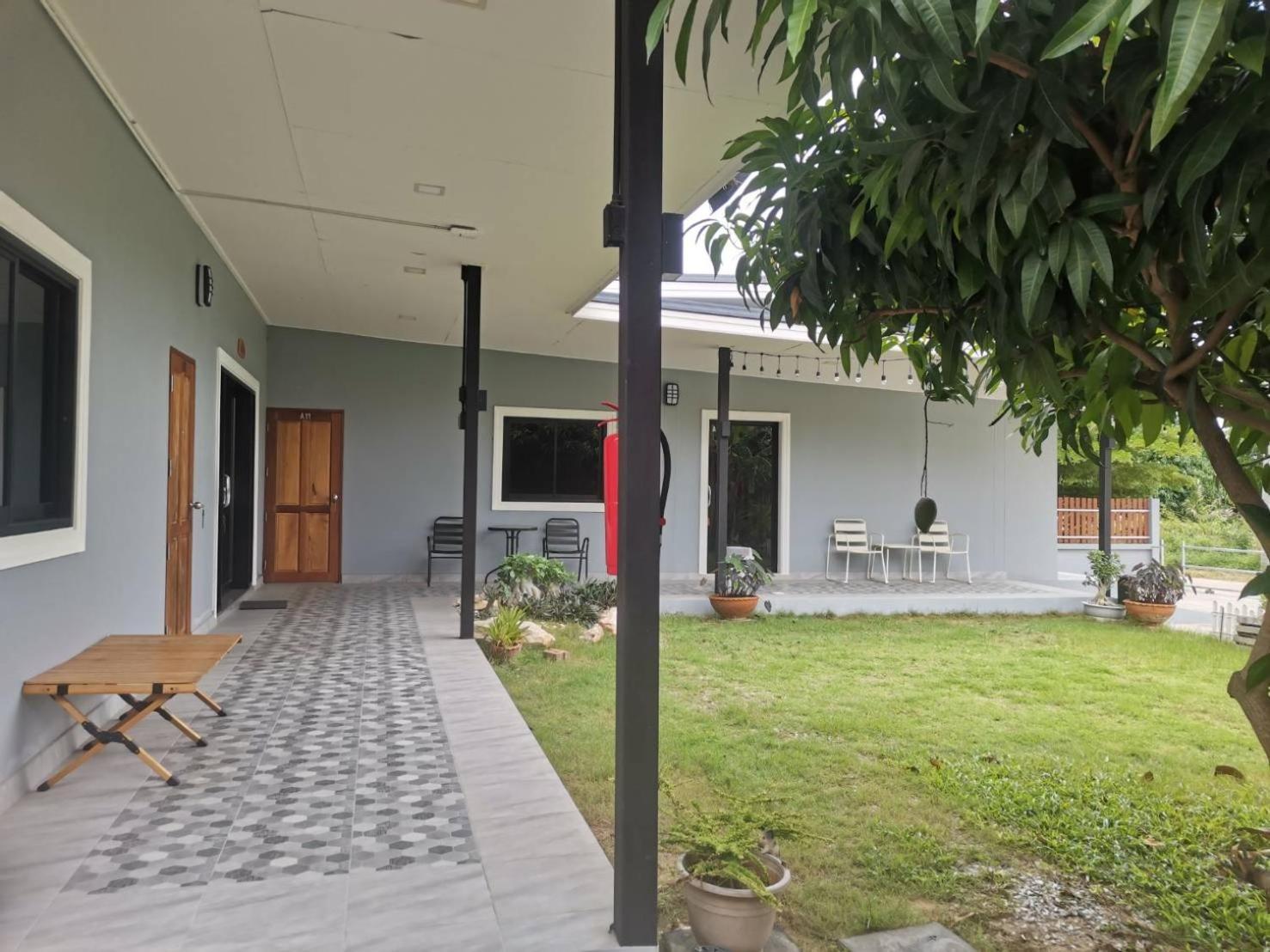 Numhom Resort Ban Nong Chum Saeng Exteriör bild