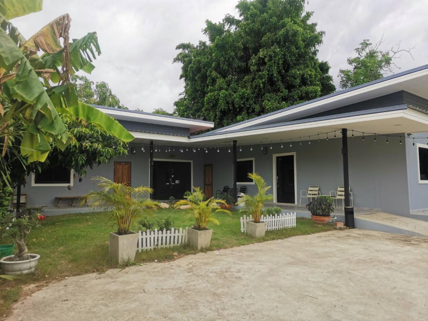 Numhom Resort Ban Nong Chum Saeng Exteriör bild