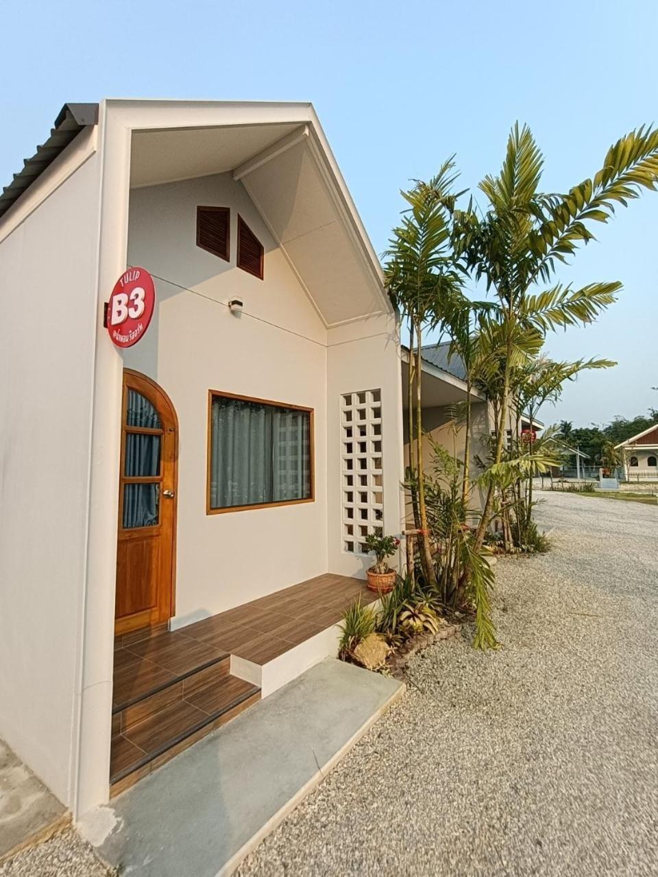 Numhom Resort Ban Nong Chum Saeng Exteriör bild