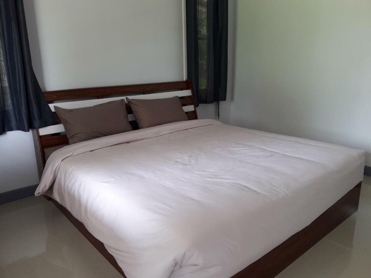 Numhom Resort Ban Nong Chum Saeng Exteriör bild
